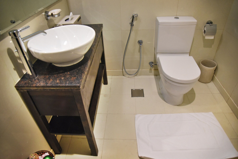 Bathroom 4, 3 BR Spectacular view in Marina, Dubai