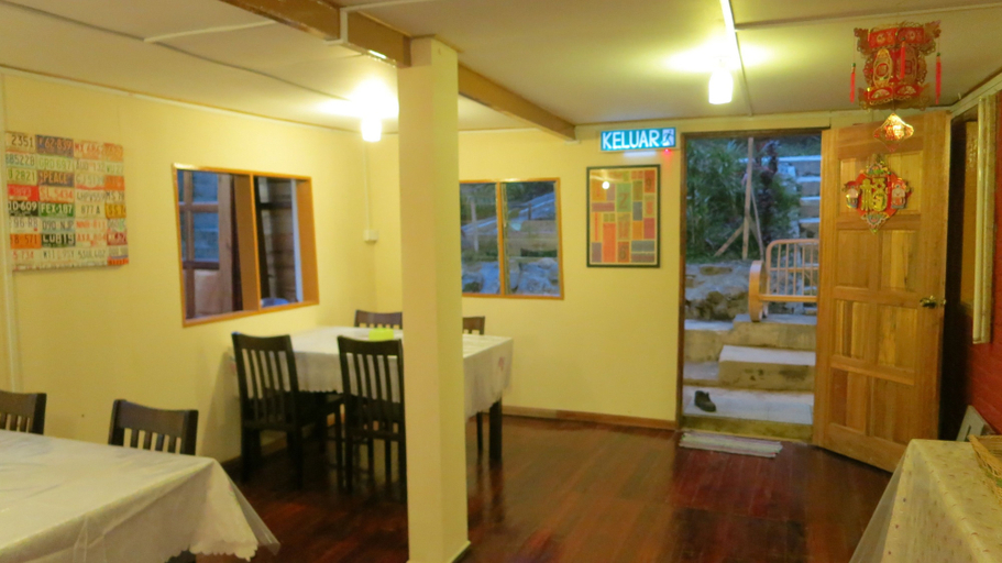 Food & Drinks 5, Mile 36 Lodge, Ranau