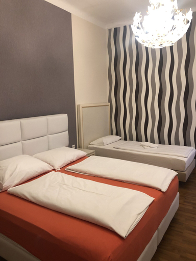 Bedroom 3, Rheinischer Hof Leverkusen, Leverkusen