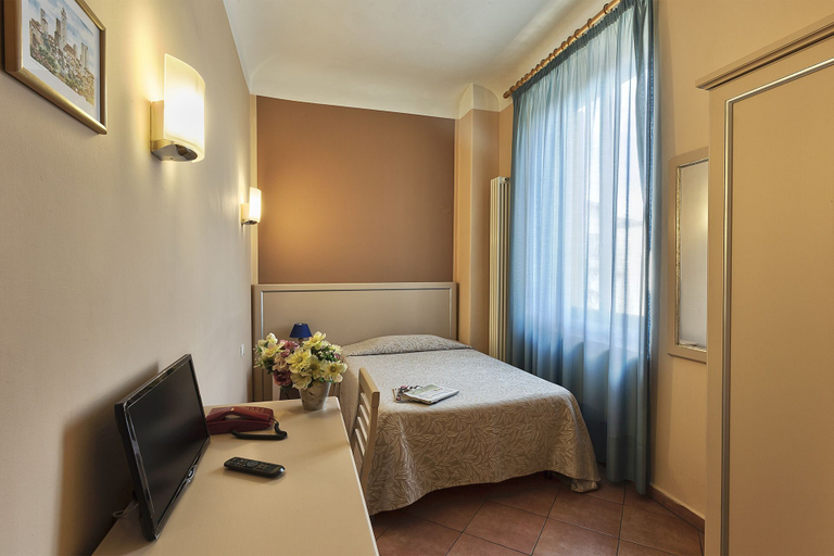 Bedroom 3, Eden, Florence