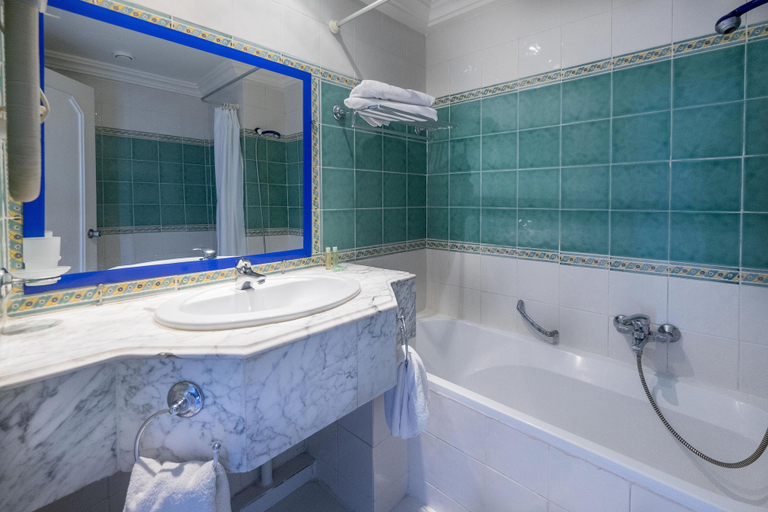 Bathroom 4, Houda Golf and Beach Club, Monastir