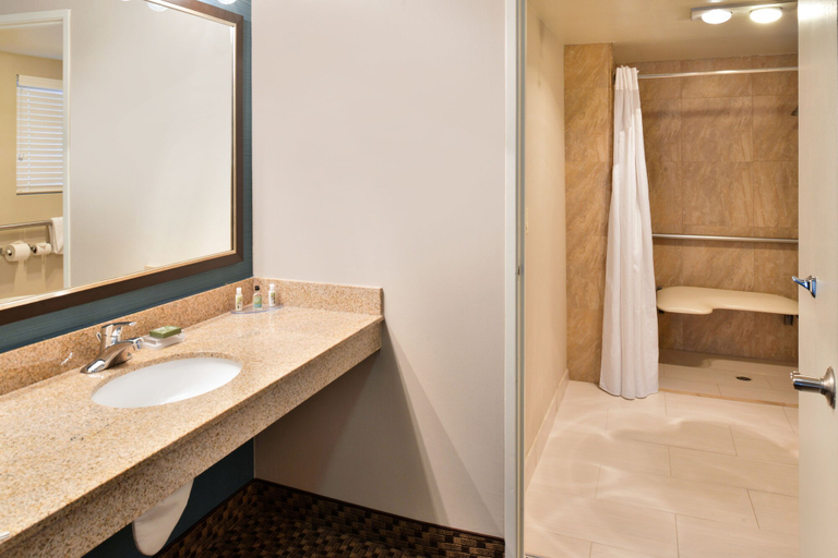 Bathroom 5, Best Western Plus La Mesa San Diego, San Diego