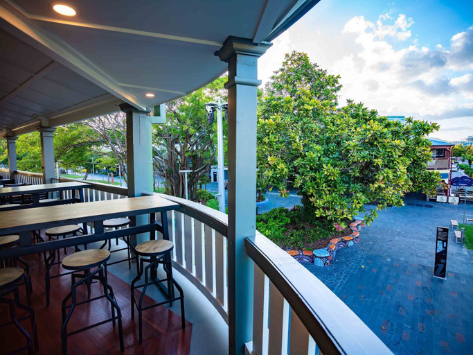 Food & Drinks 5, Hides Hotel Cairns, Cairns