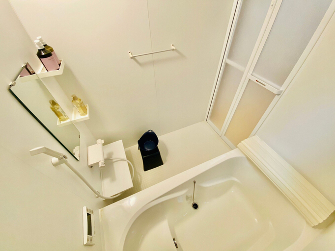 Bathroom 3, Hikozo Asakusa, Taitō
