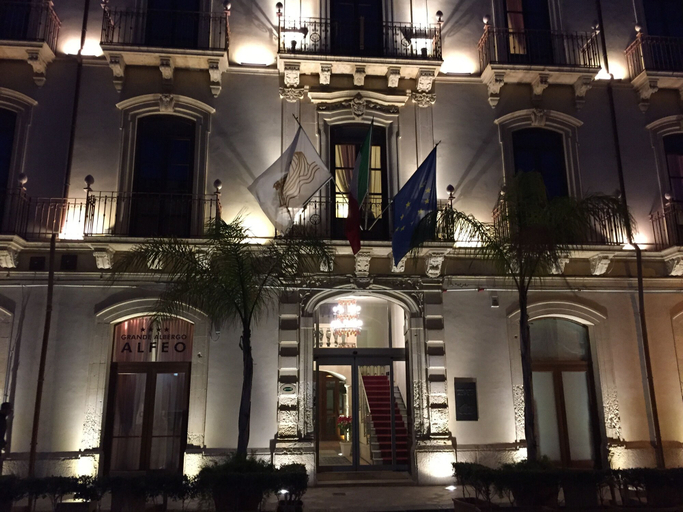 Exterior & Views 2, Grande Albergo Alfeo, Syracuse