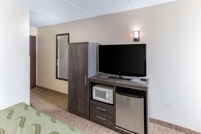 Bedroom 3, Quality Inn & Suites Plattsburgh, Clinton