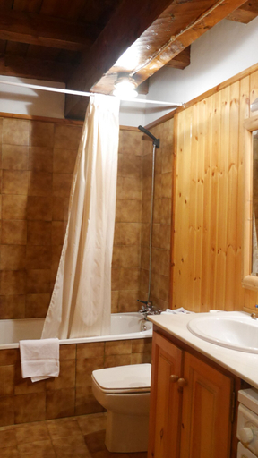 Bathroom, Vitivola Pleta del Tarter