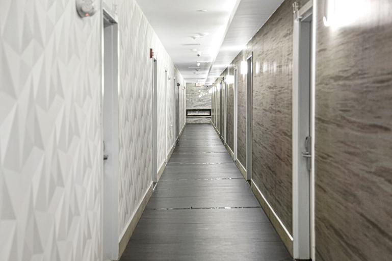 Others 5, Casa Azul Hotel Blu JFK, New York
