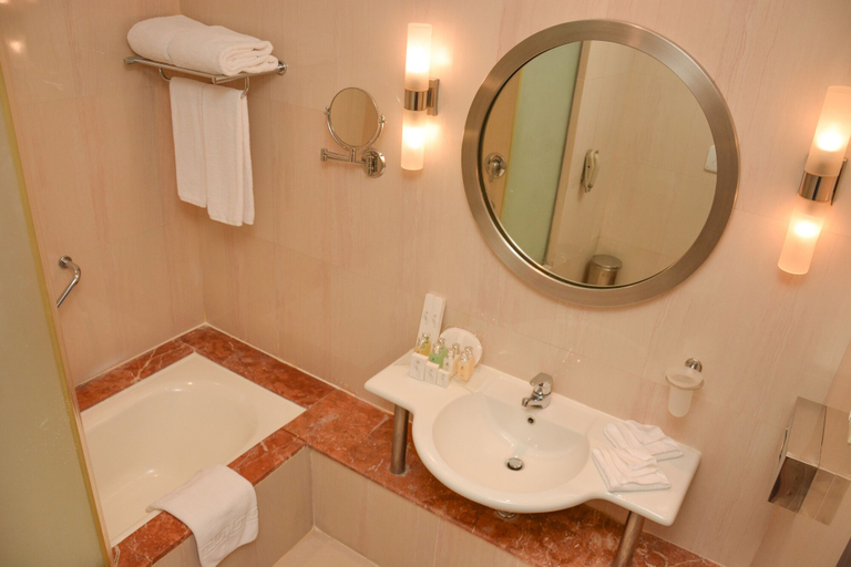 Bathroom 4, Helnan Dreamland Hotel & Conference Center, Unorganized in Al Jizah