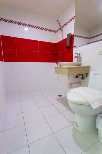 Bathroom 5, New Rise Hotel, Kaohsiung