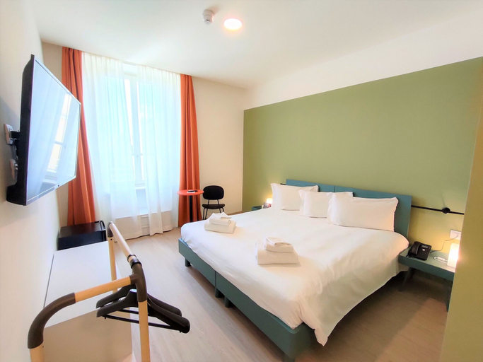 Bedroom 3, Camplus Bernini - Casa per Ferie, Torino
