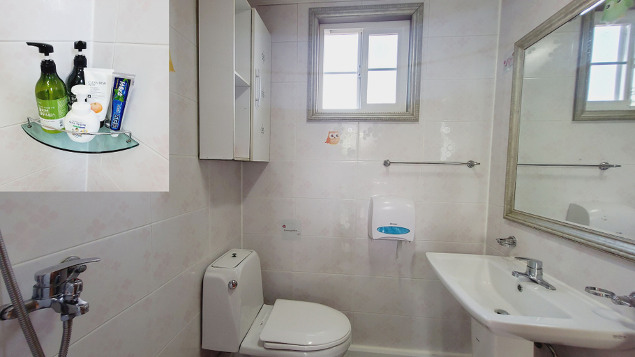Bathroom 3, Green Fairytale Pension, Taean