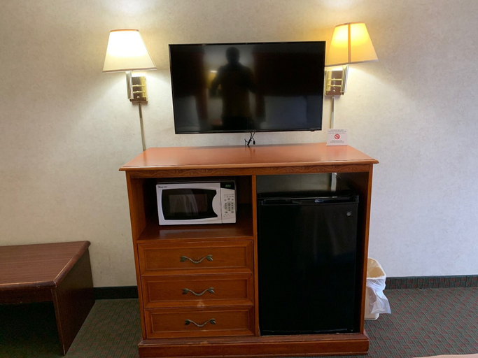 Others 4, Coachman's Inn Motel, Cross