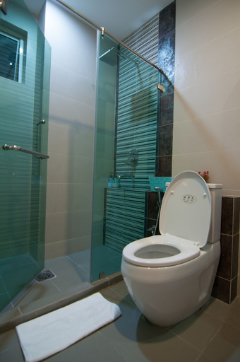 Bathroom 4, Koohen Co K2, Kota Kinabalu