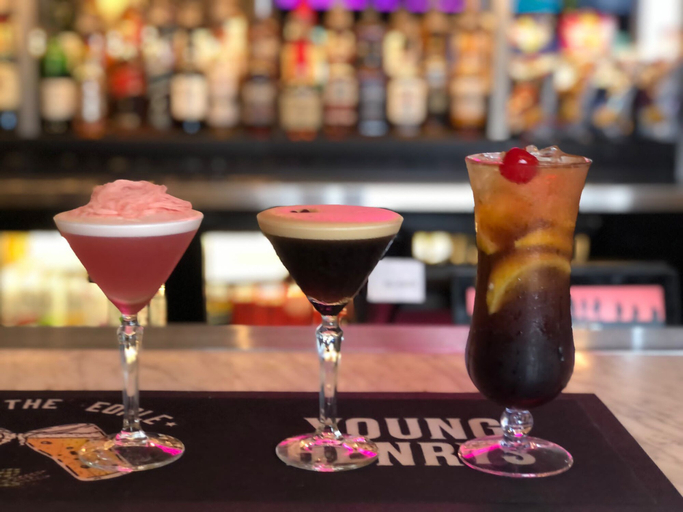 Food & Drinks 5, Illinois Hotel, Sydney