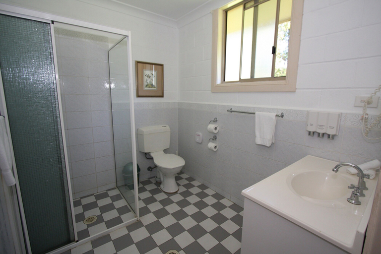 Bathroom 4, Picton Valley Motel, Wollondilly