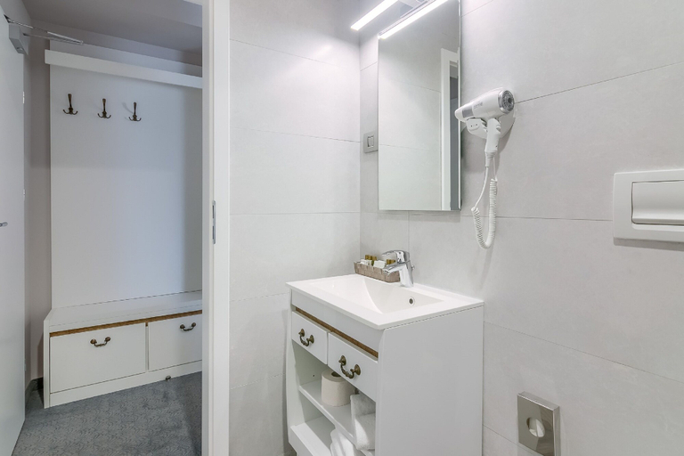 Bathroom 3, New Era Hotel Bucharest City, Municipiul Bucuresti