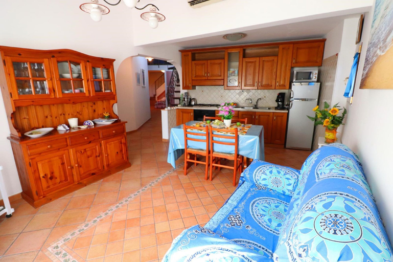 Others 5, CASA ALESSANDRA POSITANO, Salerno