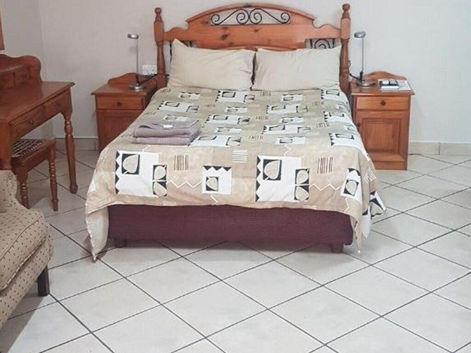 Bedroom 2, Country Blue Guest House, Capricorn