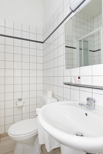 Bathroom 5, Grand Hôtel de Flandre, Namur