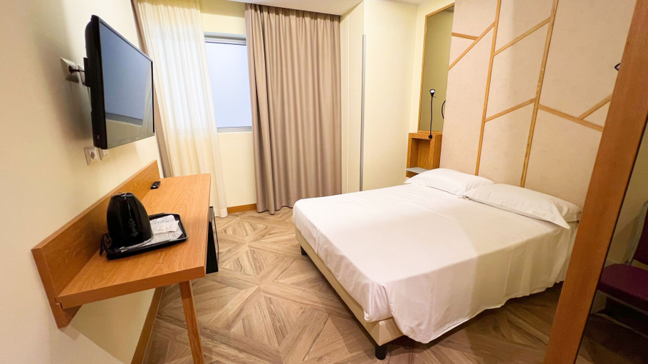 Bedroom 2, Catania Sea Palace Hotel, Catania
