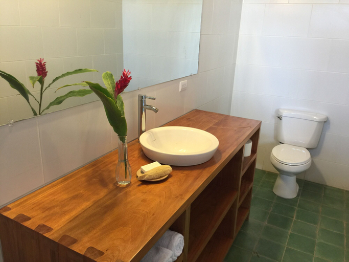Bathroom 5, Hotel La Polvora, Granada