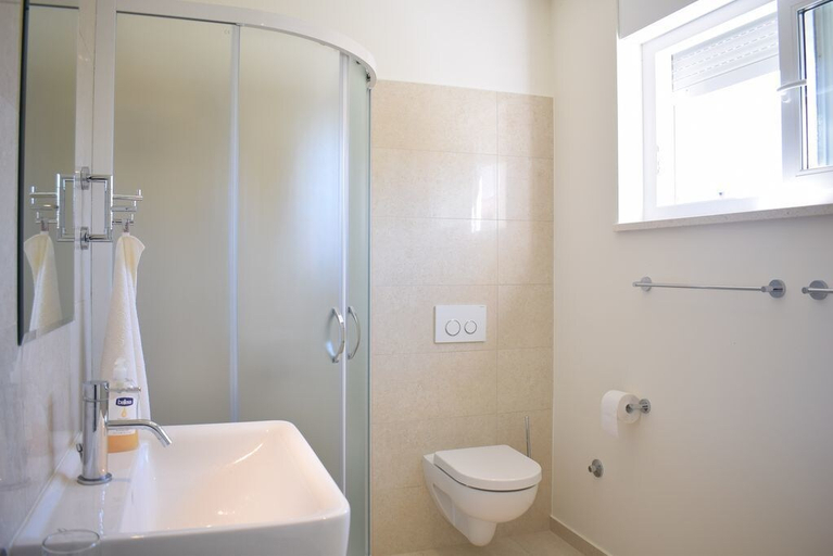 Bathroom 3, Apartment Mary, Malinska-Dubašnica