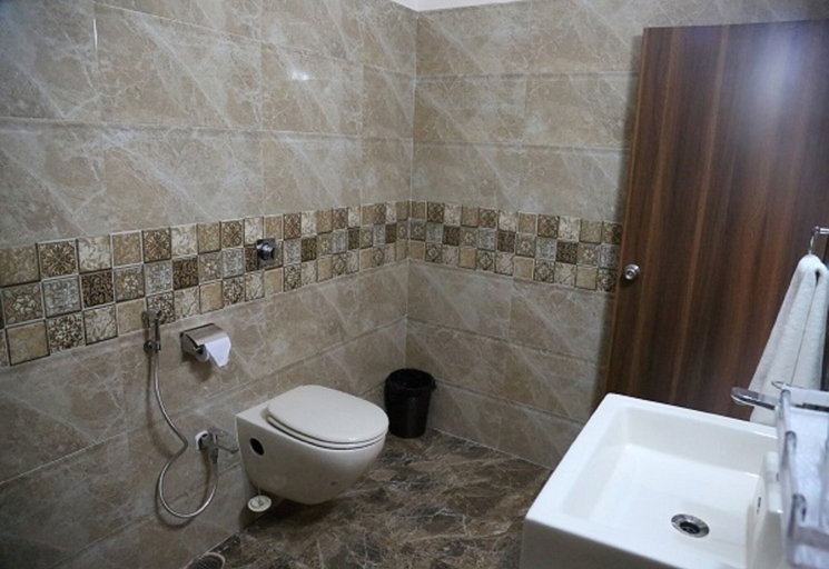 Bathroom 4, Vijaigarh kothi, Varanasi