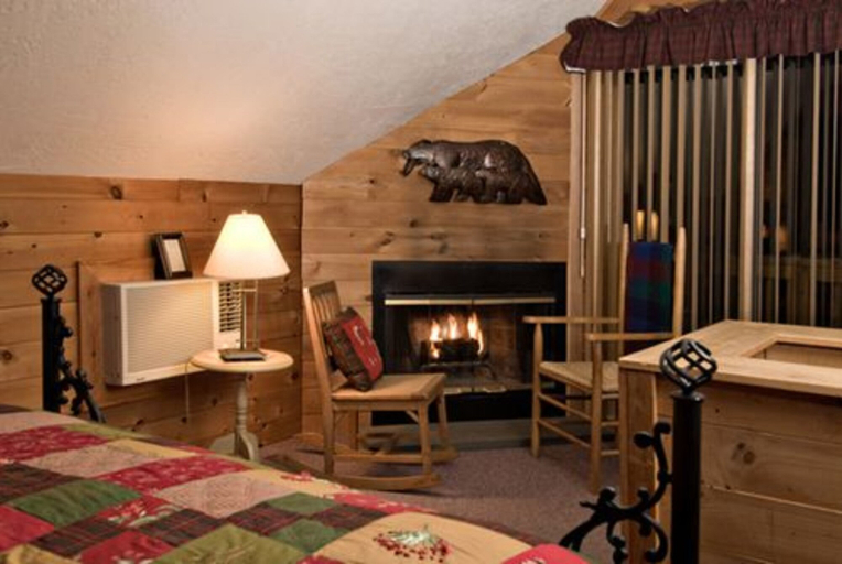 Bedroom 3, Inn at Ellis River, Carroll