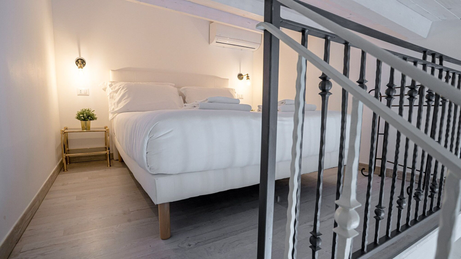 Room 5, Piccola Luna Cozy Home, Syracuse