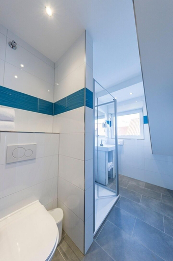 Bathroom 4, Hotel Tommasi, Groß-Gerau