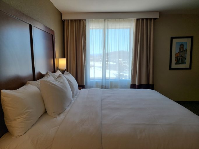 Bedroom 4, Comfort Inn & Suites Harrisonburg, Harrisonburg