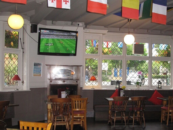 Food & Drinks 5, The Swan Inn, London