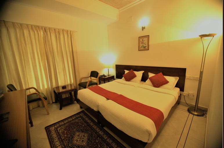 Bedroom 3, Hotel Palm Greens, West