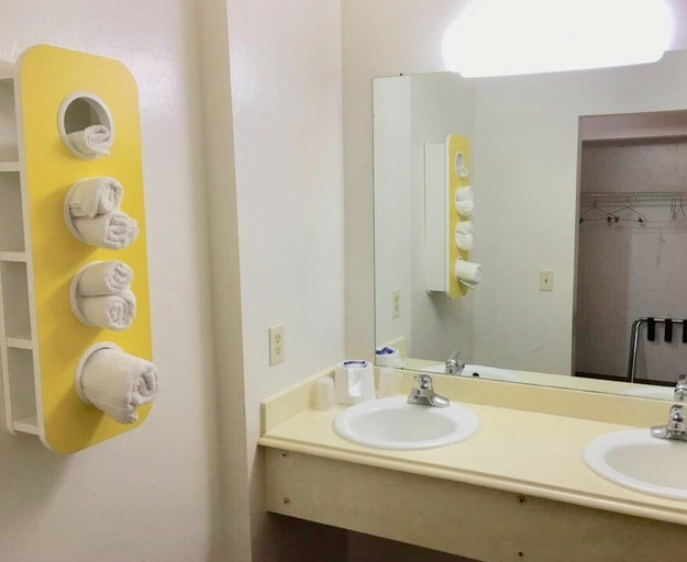 Bathroom 5, Americas Best Value Inn Globe AZ, Gila