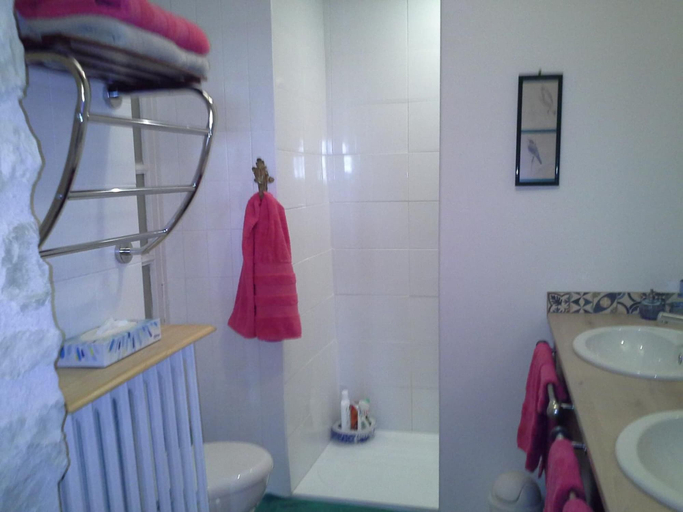 Bathroom 5, Le Logis De Ruelle, Charente