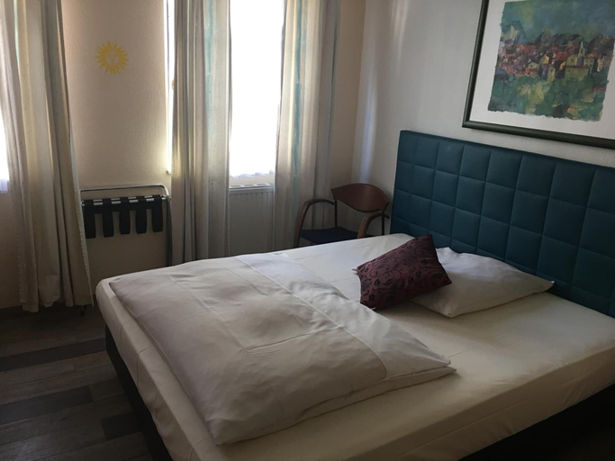 Bedroom 2, AltDüsseldorf, Düsseldorf