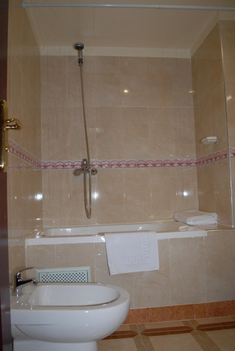 Bathroom 4, Hôtel Les Ambassadeurs, Marrakech