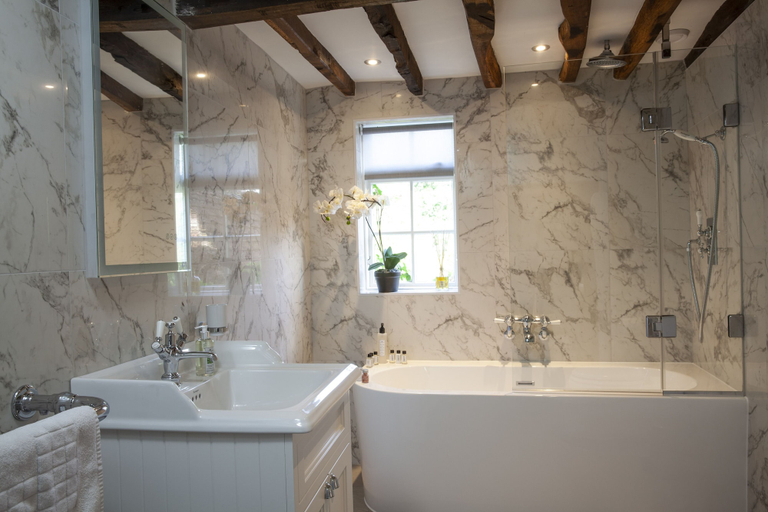 Bathroom 4, The Angel Inn, West Sussex