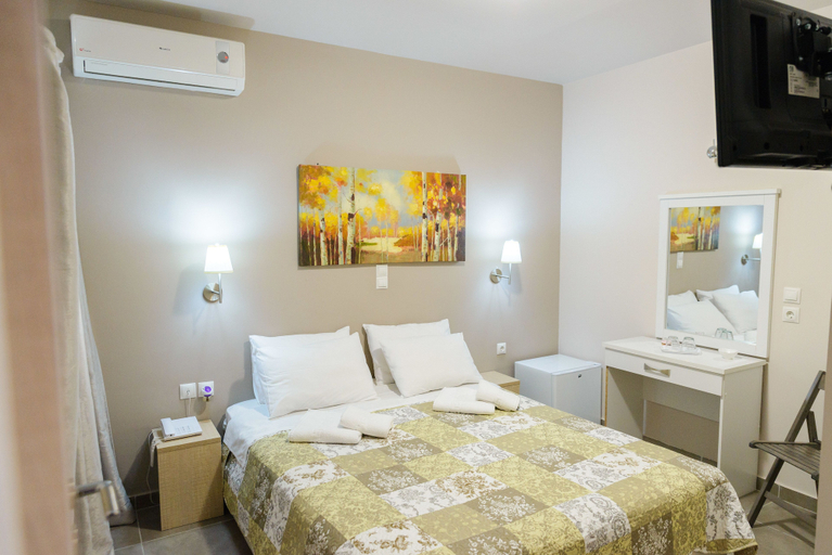 Bedroom 4, Hotel Lux, Attica
