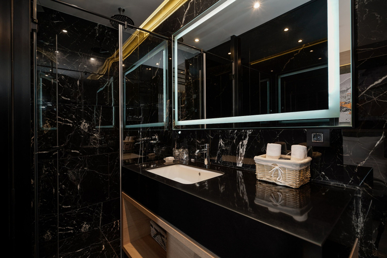 Bathroom 5, Maccani Black Luxury Suites, Belgrade