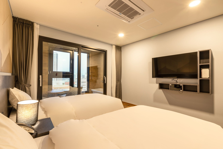 Bedroom 3, Urbanest Hotel, Goyang