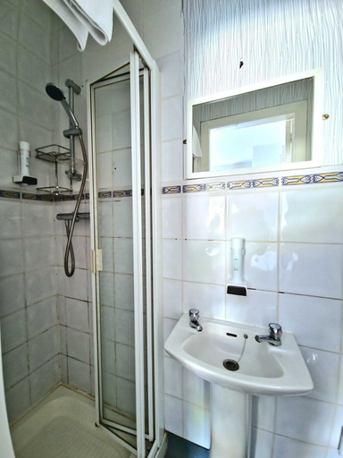 Bathroom 3, Aberfoyle Inn, Stirling
