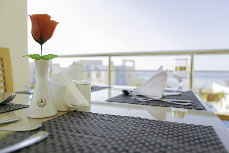 Food & Drinks 5, Tiba Rose Plaza, Al-Ghurdaqah