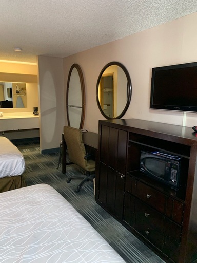 Bedroom 4, PepperTree Inn, Washington