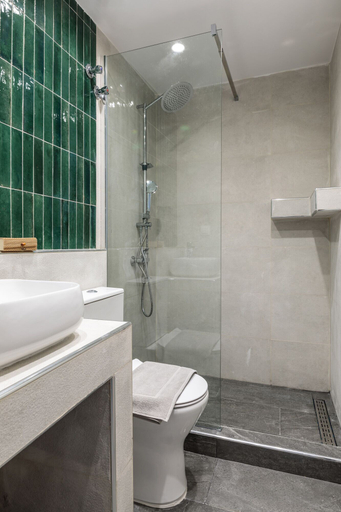 Bathroom 3, Bay View Suites, Central Macedonia