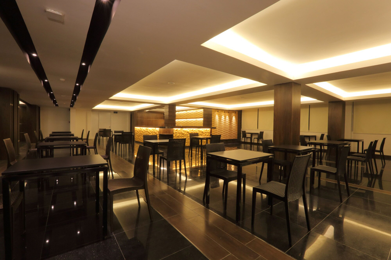 Food & Drinks 4, Clover Suites Royal Lake Yangon, Yangon