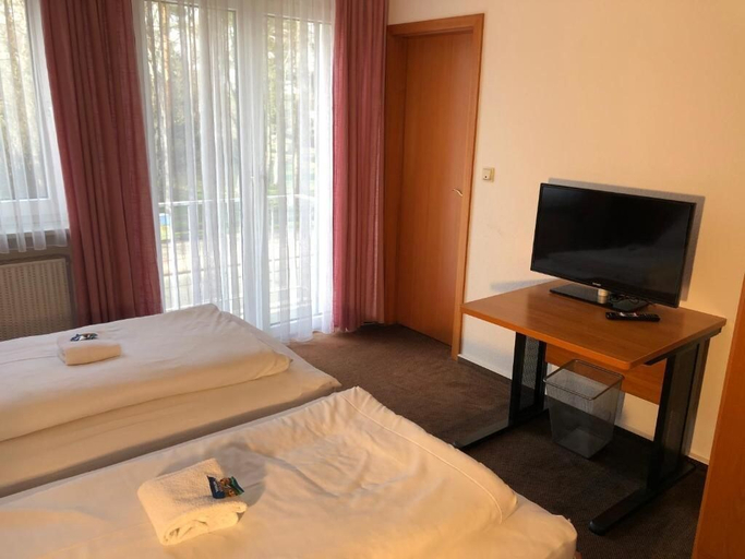 Bedroom 2, Hotel Mivano Lehrte, Region Hannover