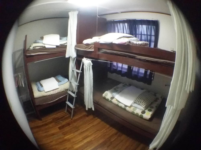 Bedroom 2, Guesthouse Base Okinawa - Hostel, Naha