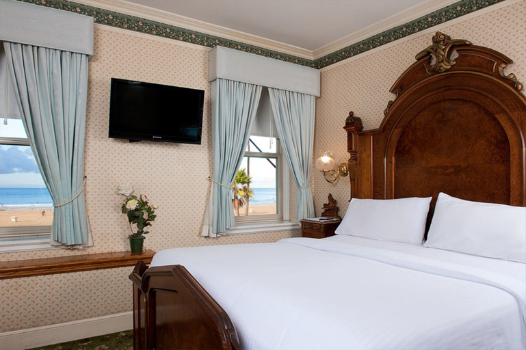 Bedroom 2, Dorymans Oceanfront Inn, Orange